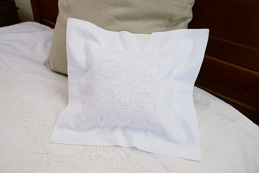 Victorian Hand Embroidered Pillow Sham. 3"Flange border. 12x12"